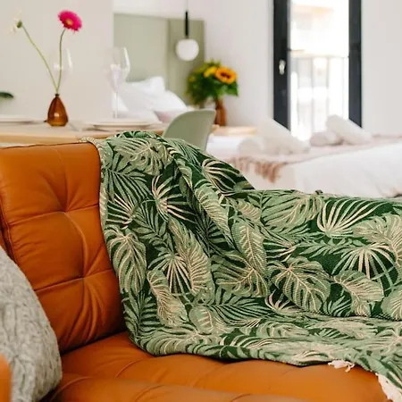 Mainstreet Designer 4 Apartment